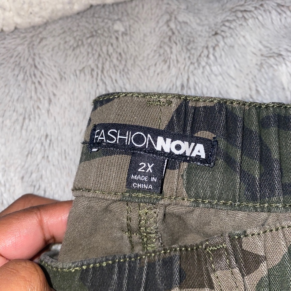 Oversized army pants